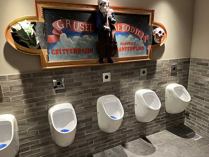 interessante Toiletten im "Herrschaftszeiten. Das Paulander im Tal"(©Foto: Martin Schmitz)